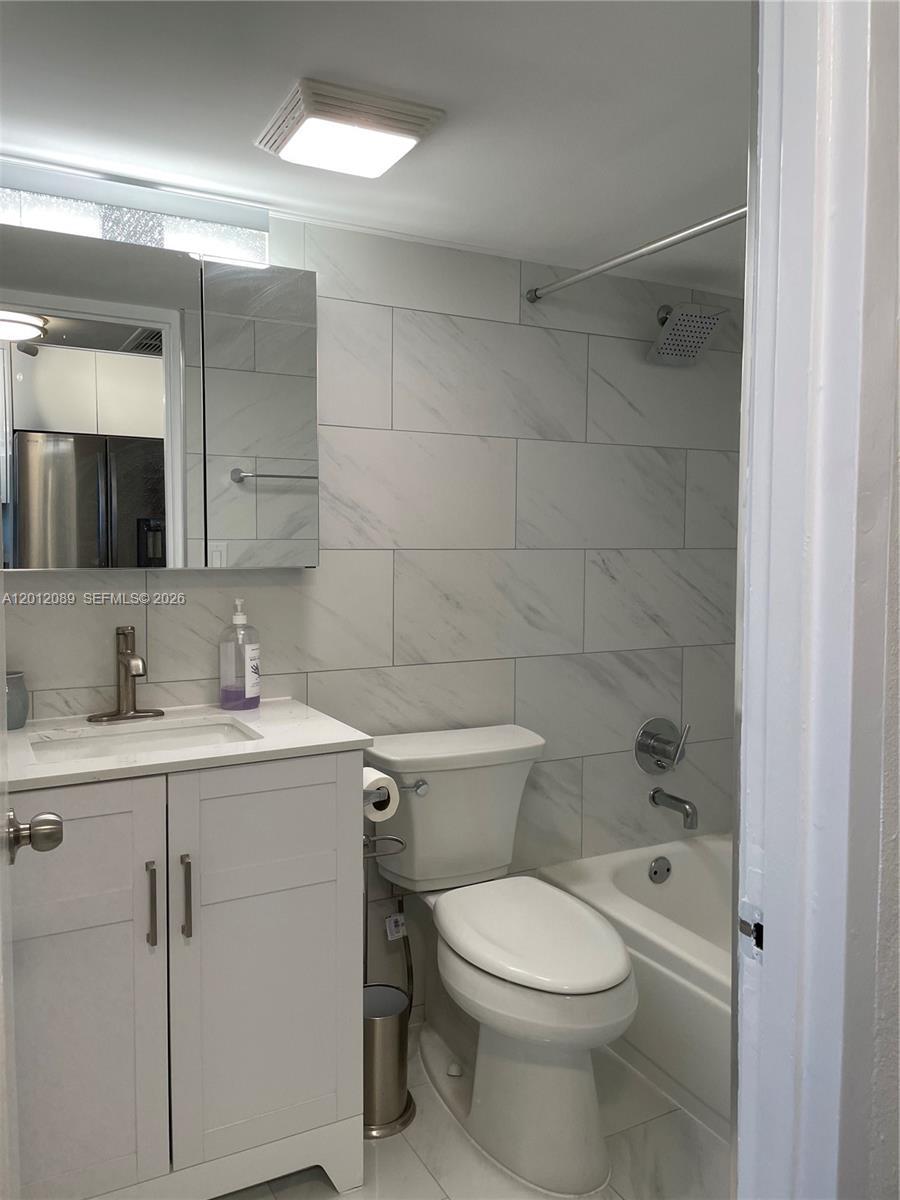 10275 Collins Ave 602 Property Photo 6