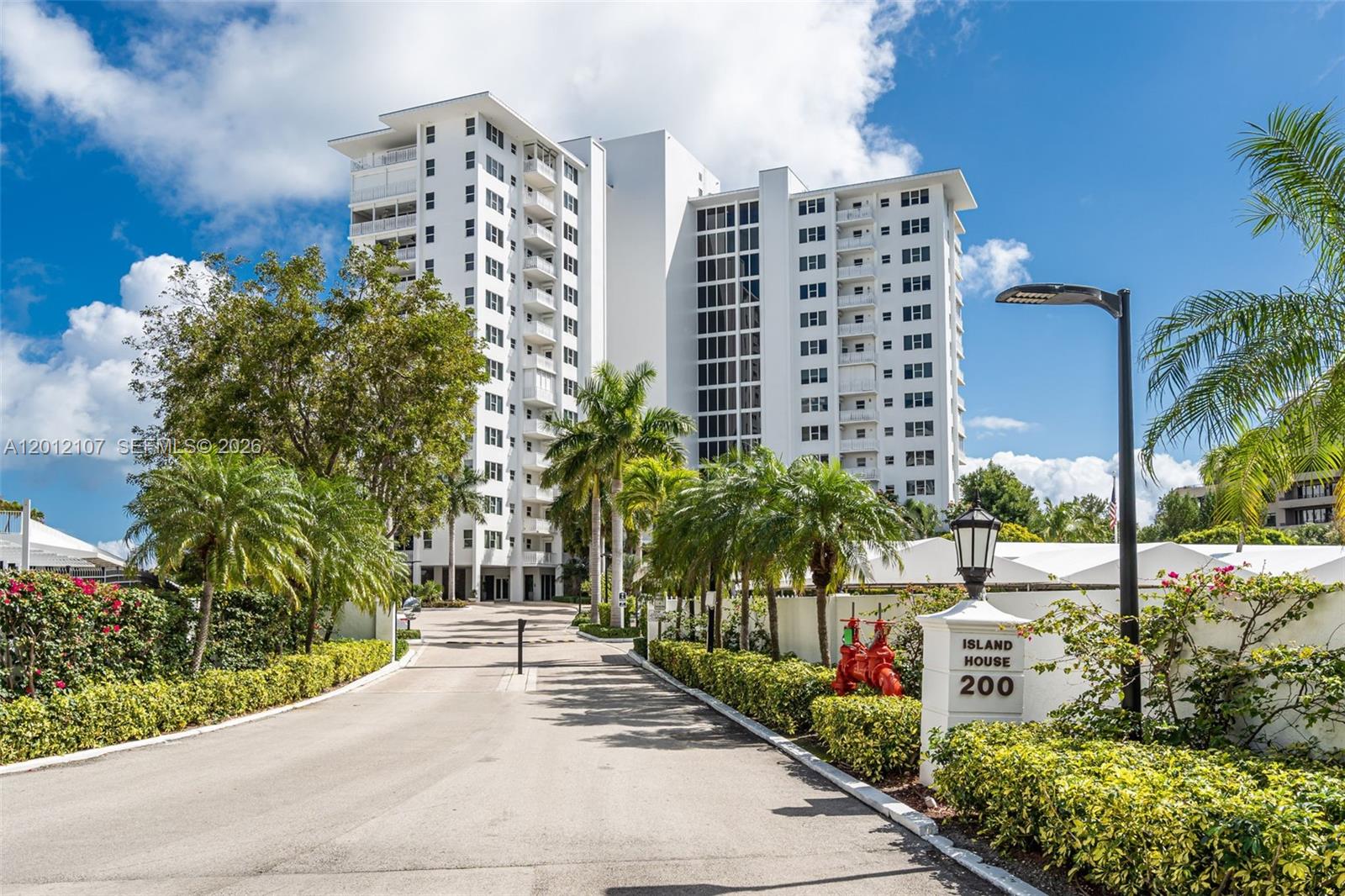 200 Ocean Lane Dr 407 Property Photo 40