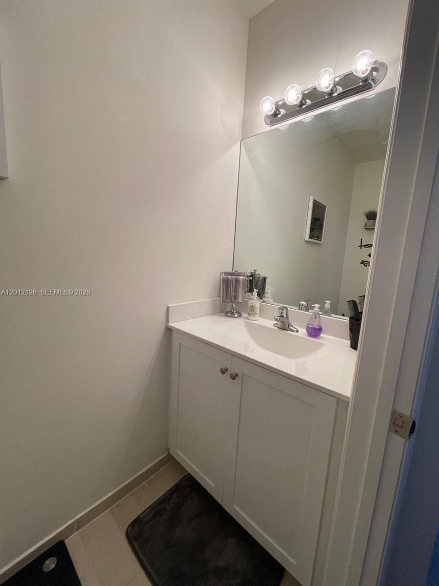 A12012126 Property Photo 9