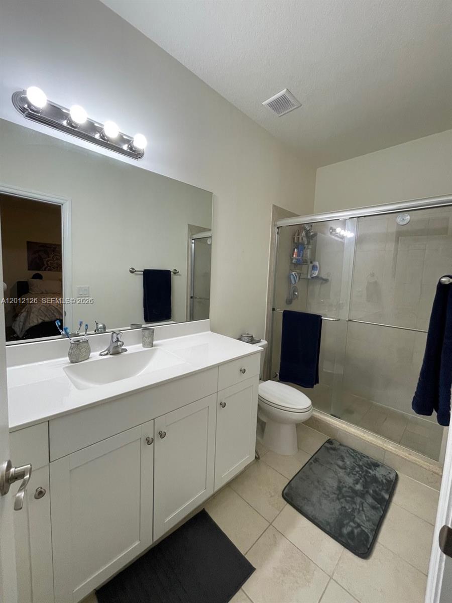 A12012126 Property Photo 11