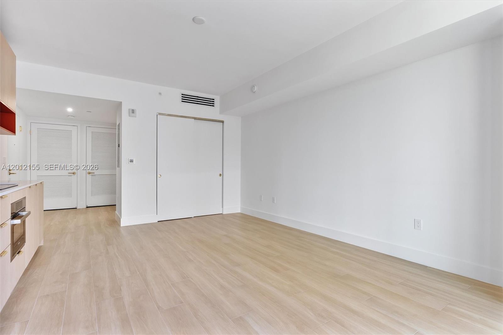 90 Ne 32 St 413 Property Photo 12
