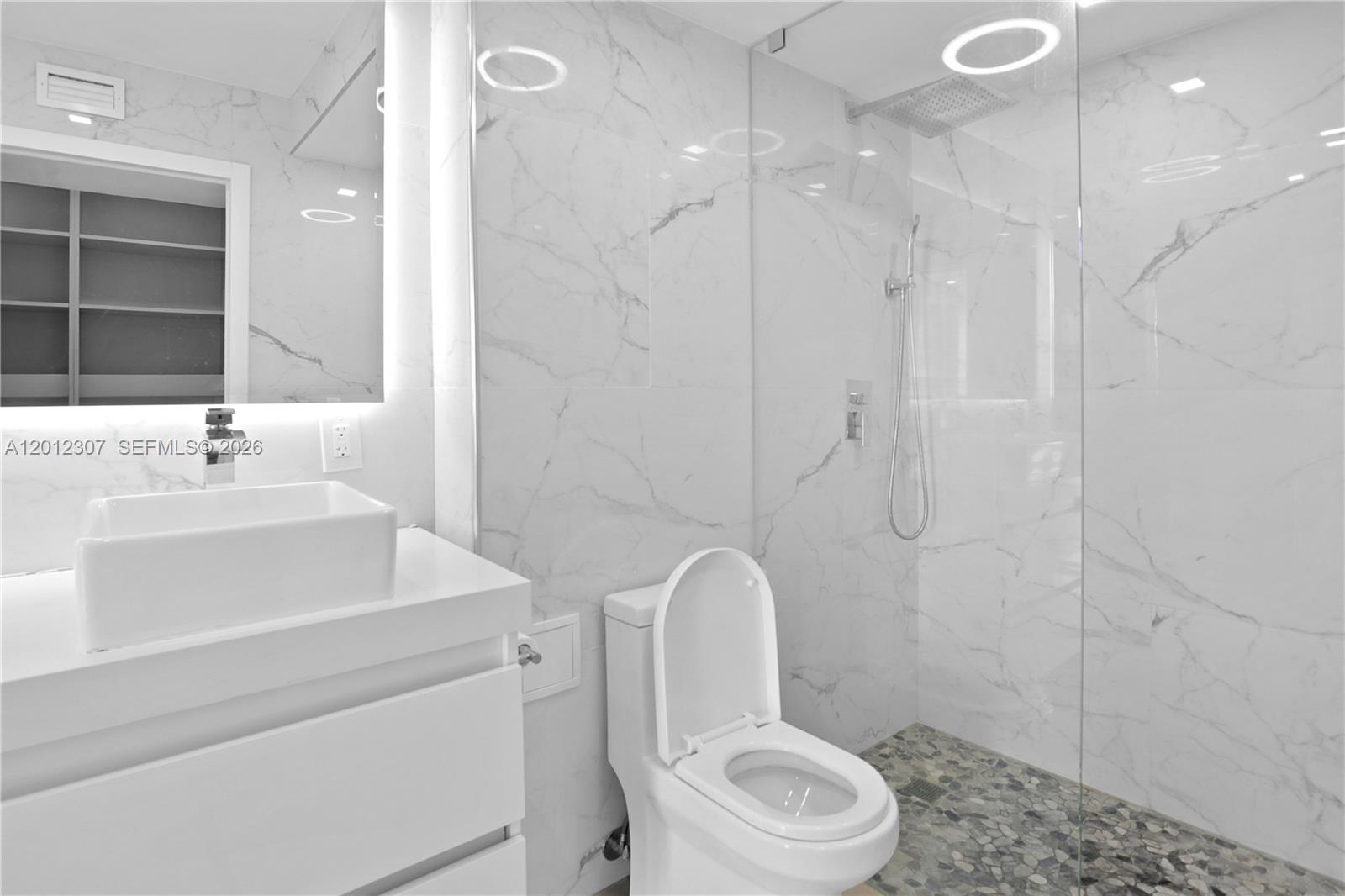 3675 N Country Club Dr 2008 Property Photo 26