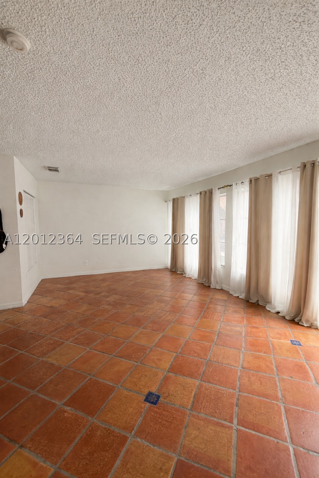 1045 Nw 126th Pl Property Photo 2
