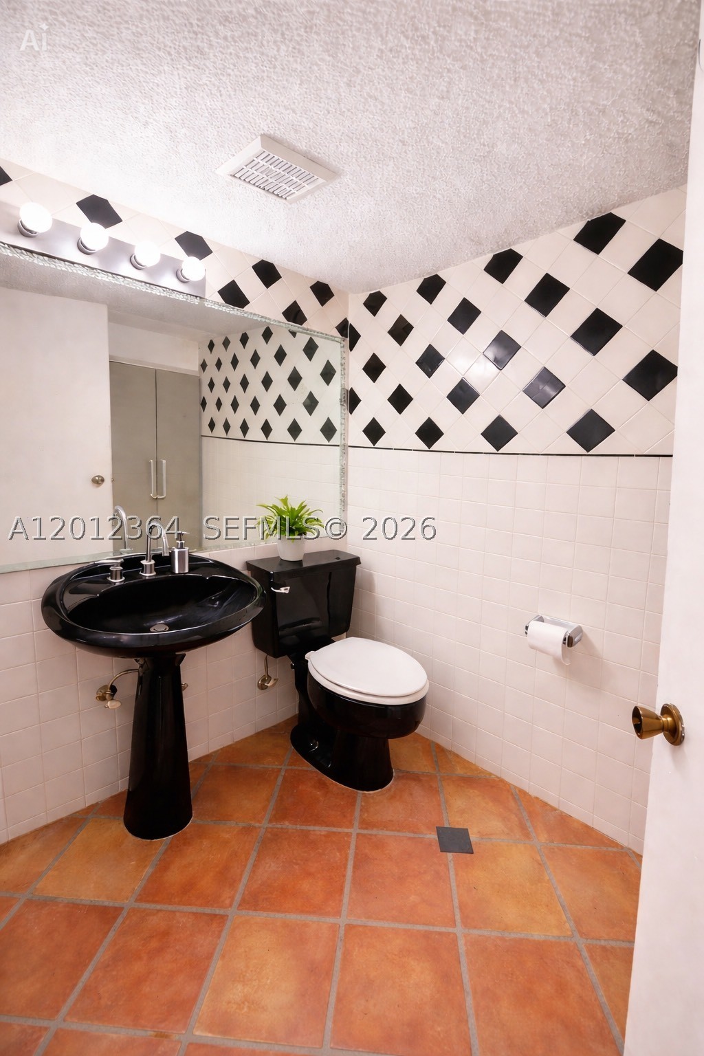 1045 Nw 126th Pl Property Photo 6
