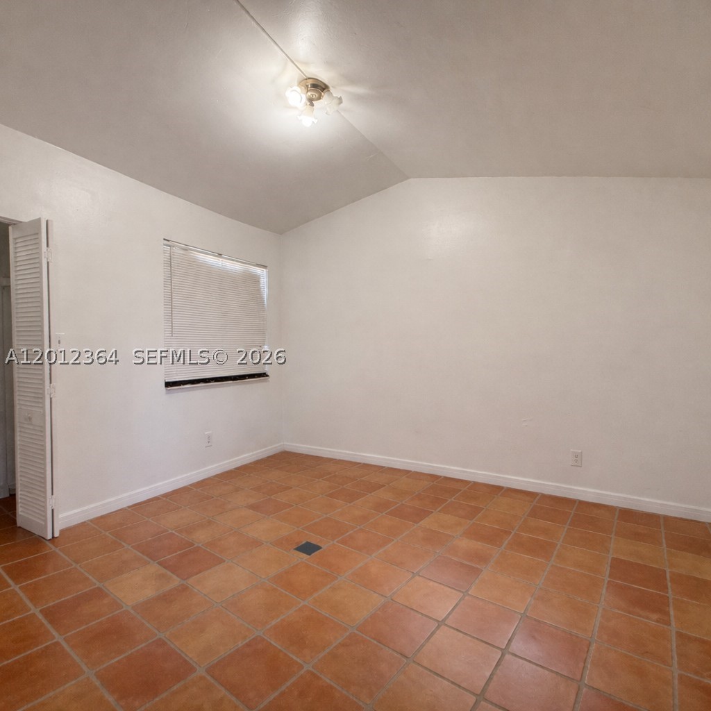 1045 Nw 126th Pl Property Photo 9