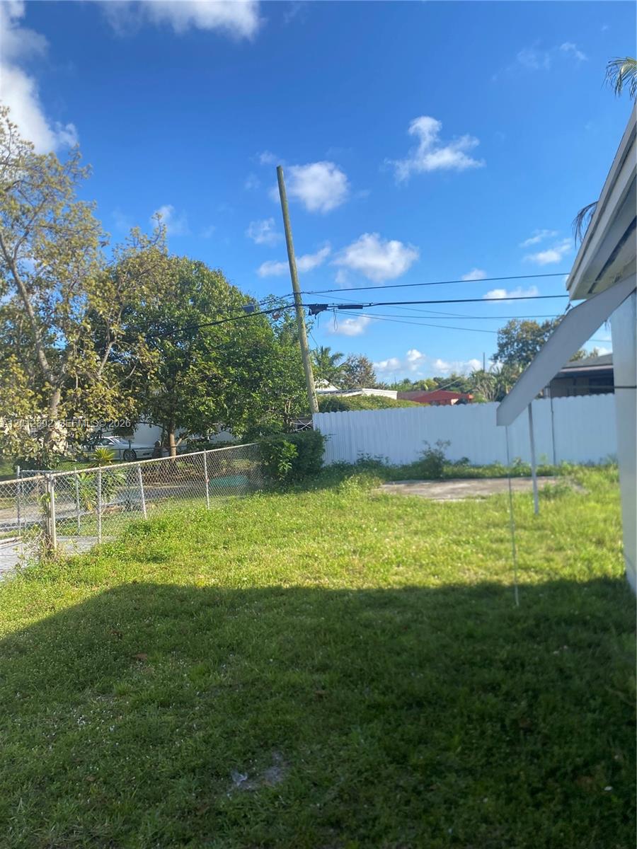 1070 Nw 147th St Property Photo 11