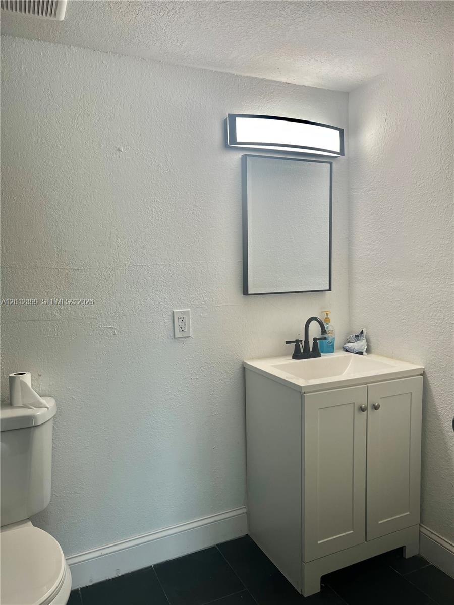 12040 N Miami Ave Property Photo 11
