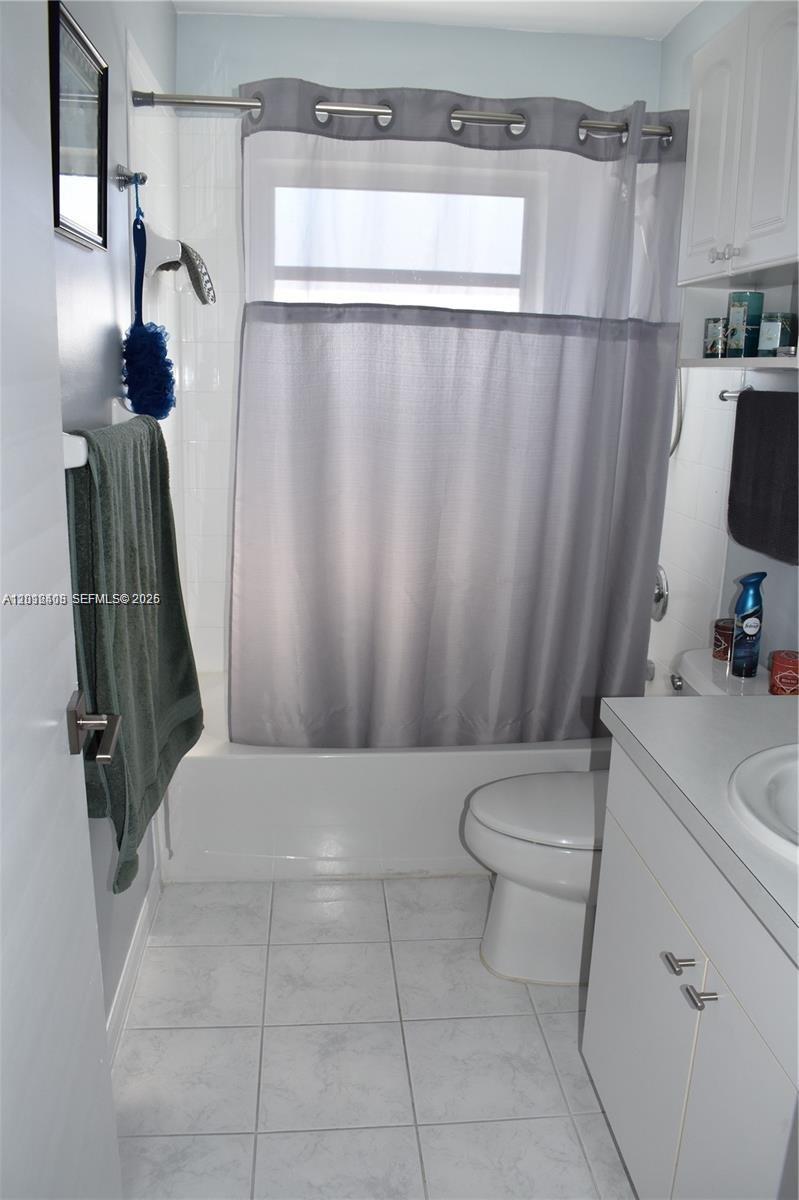 15639 Spring Line Ln Property Photo 3