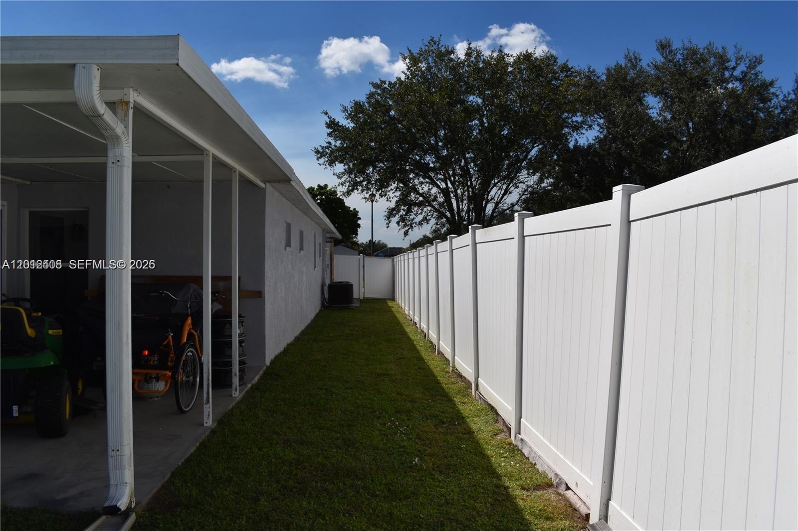 15639 Spring Line Ln Property Photo 12