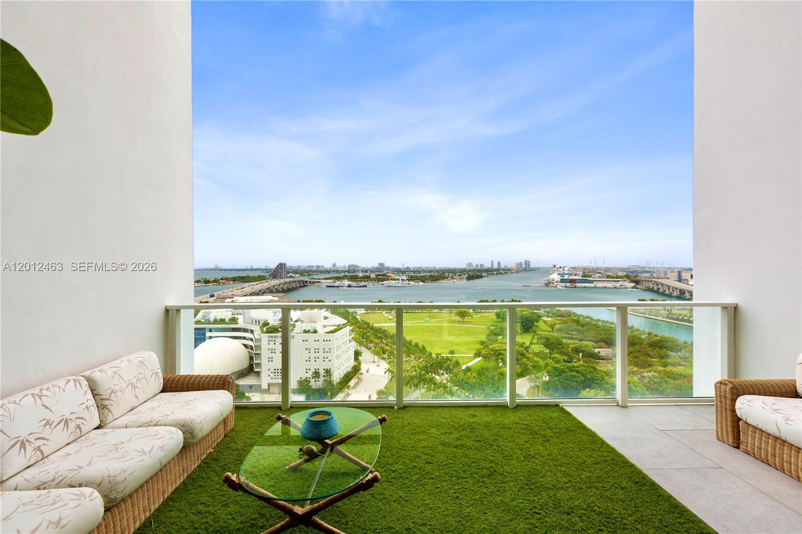 1040 Biscayne Blvd 1602 Property Photo 1