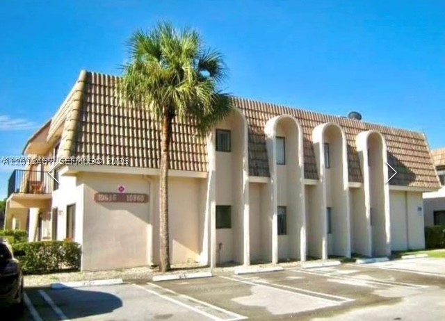 10916 Royal Palm Blvd 10916 Property Photo 3