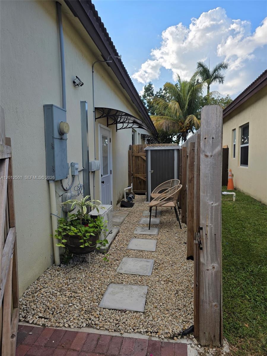 A12012501 Property Photo 1