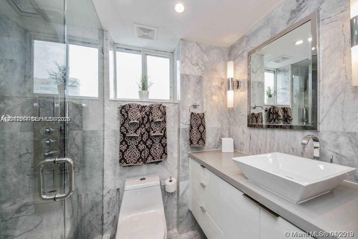 1255 Collins Ave 507 Property Photo 10