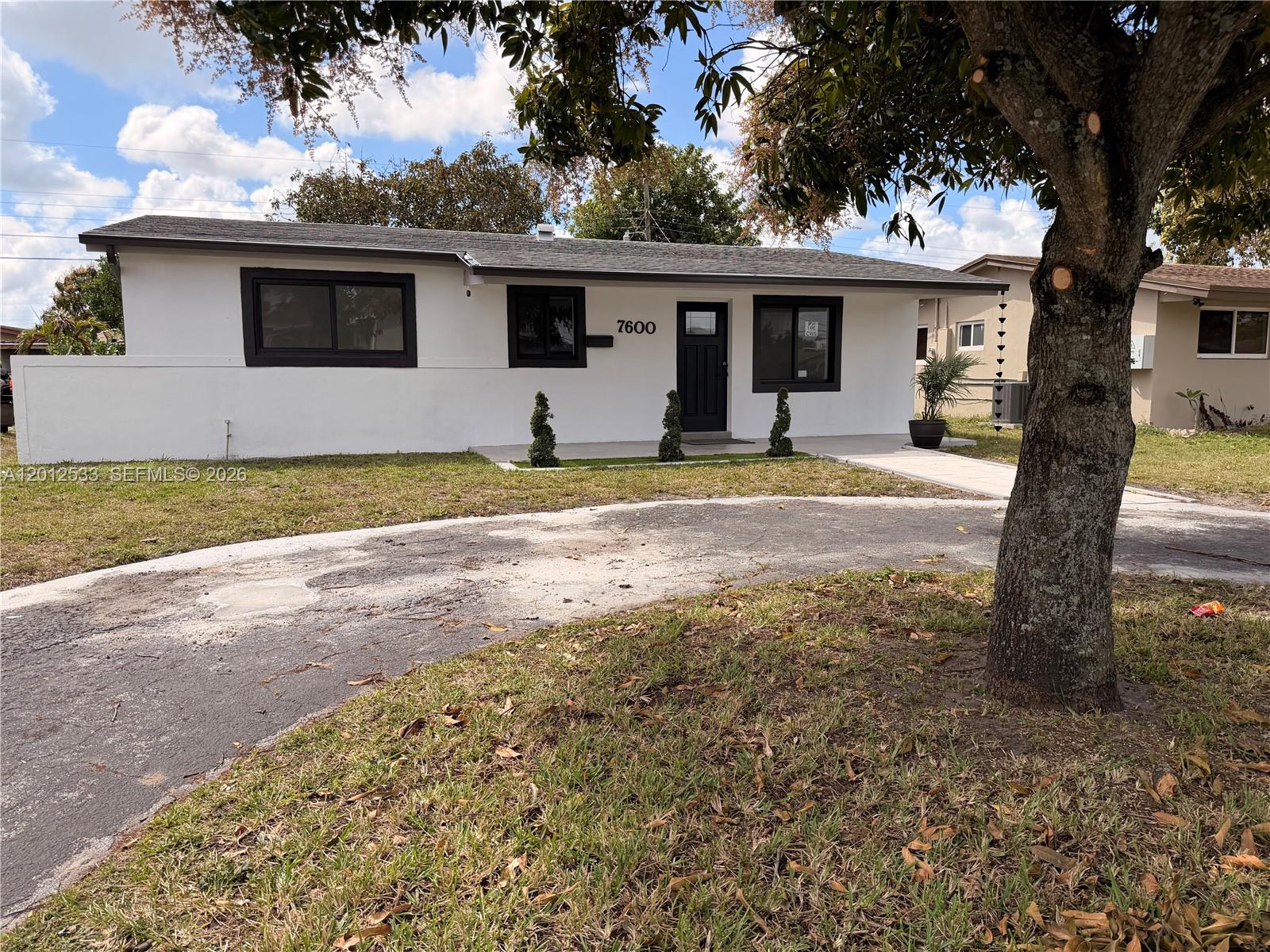 7600 Venetian St Property Photo 1
