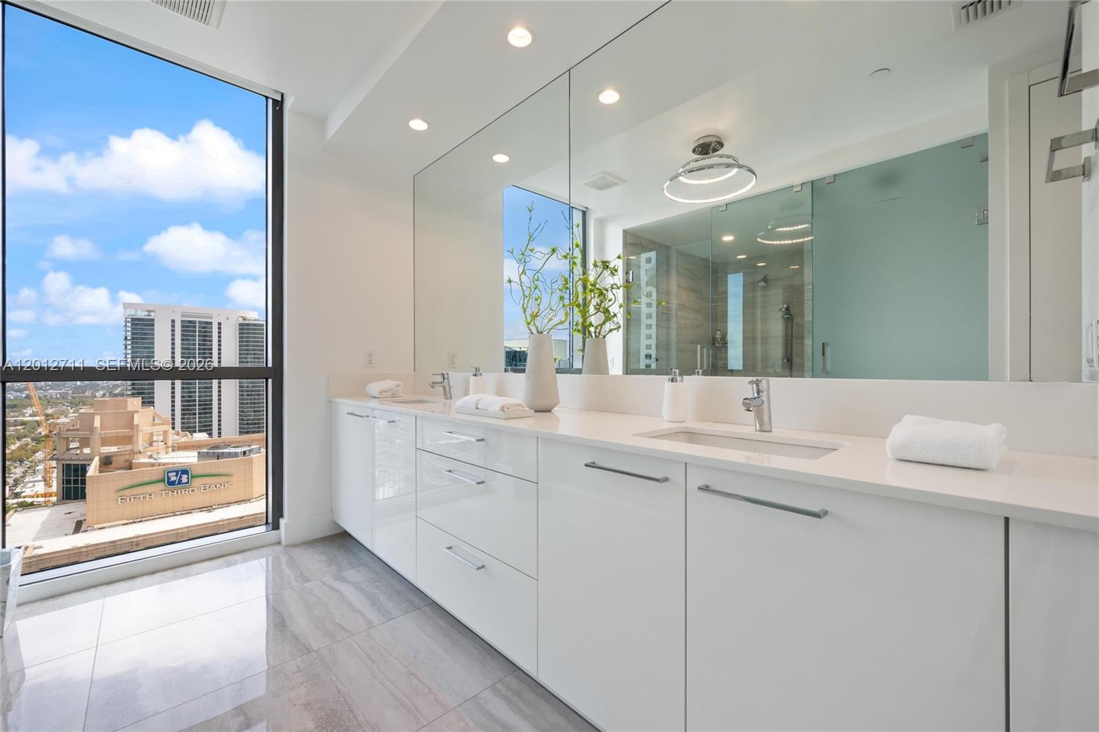 100 E Las Olas Blvd 3201 Property Photo 14