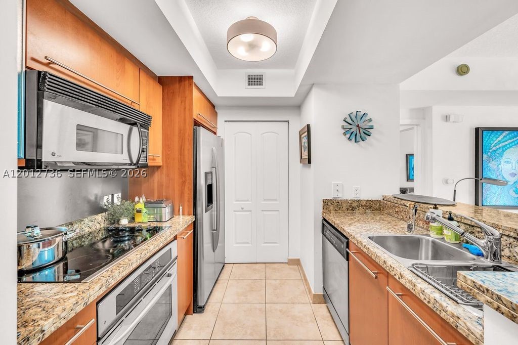 110 Washington Ave 2310 Property Photo 6