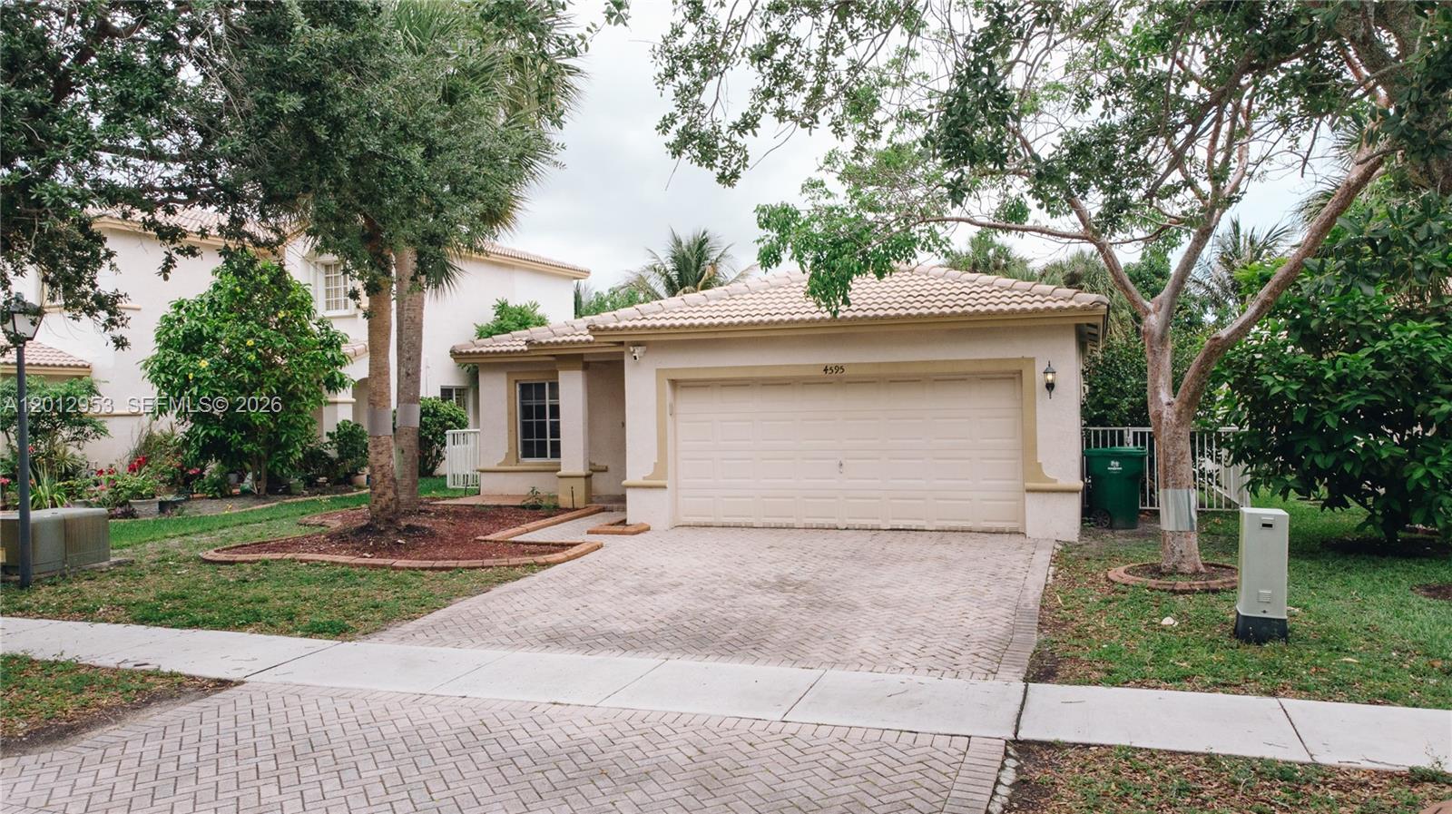 4595 SW 125th Ln Property Photo 1
