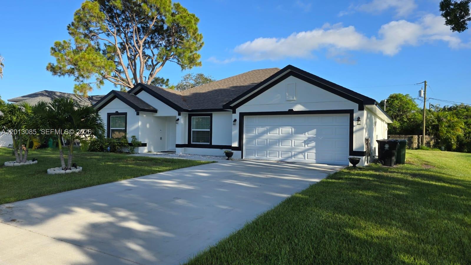 2650 Se Caladium Ave Property Photo 1