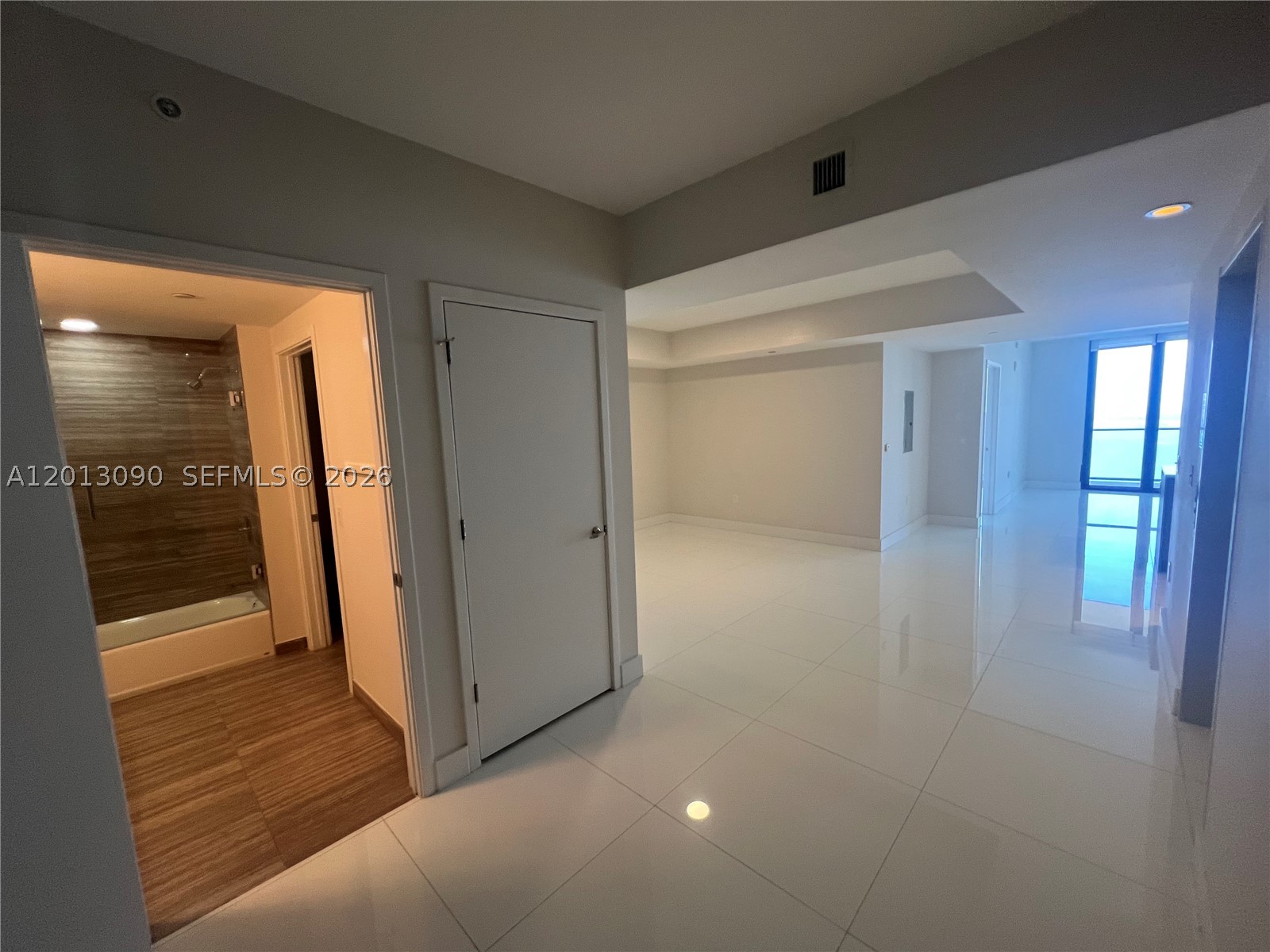 1010 Brickell Ave 3704 Property Photo 5