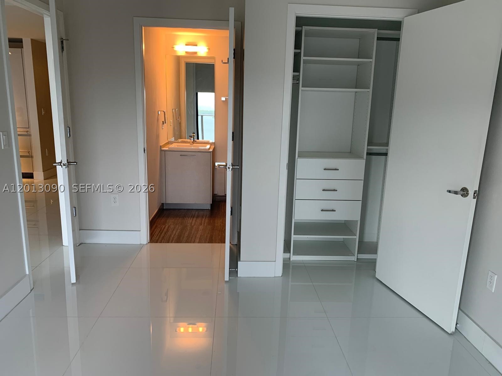 1010 Brickell Ave 3704 Property Photo 17