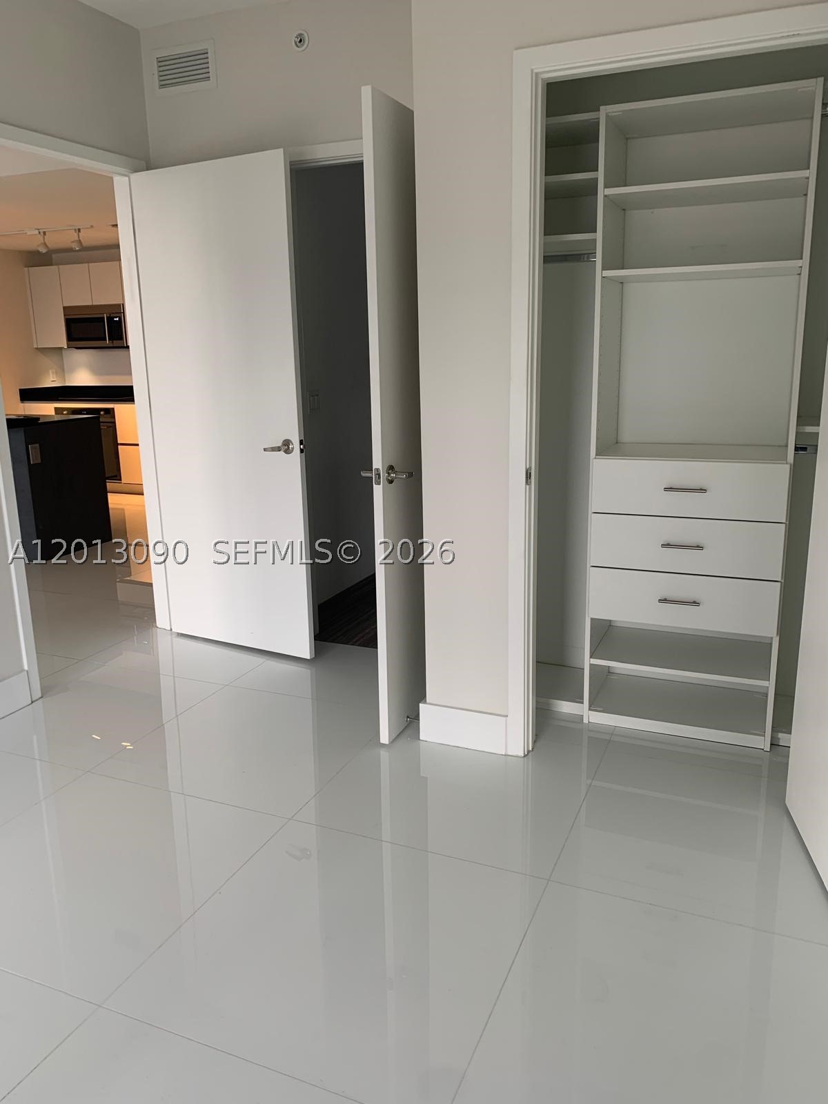 1010 Brickell Ave 3704 Property Photo 22