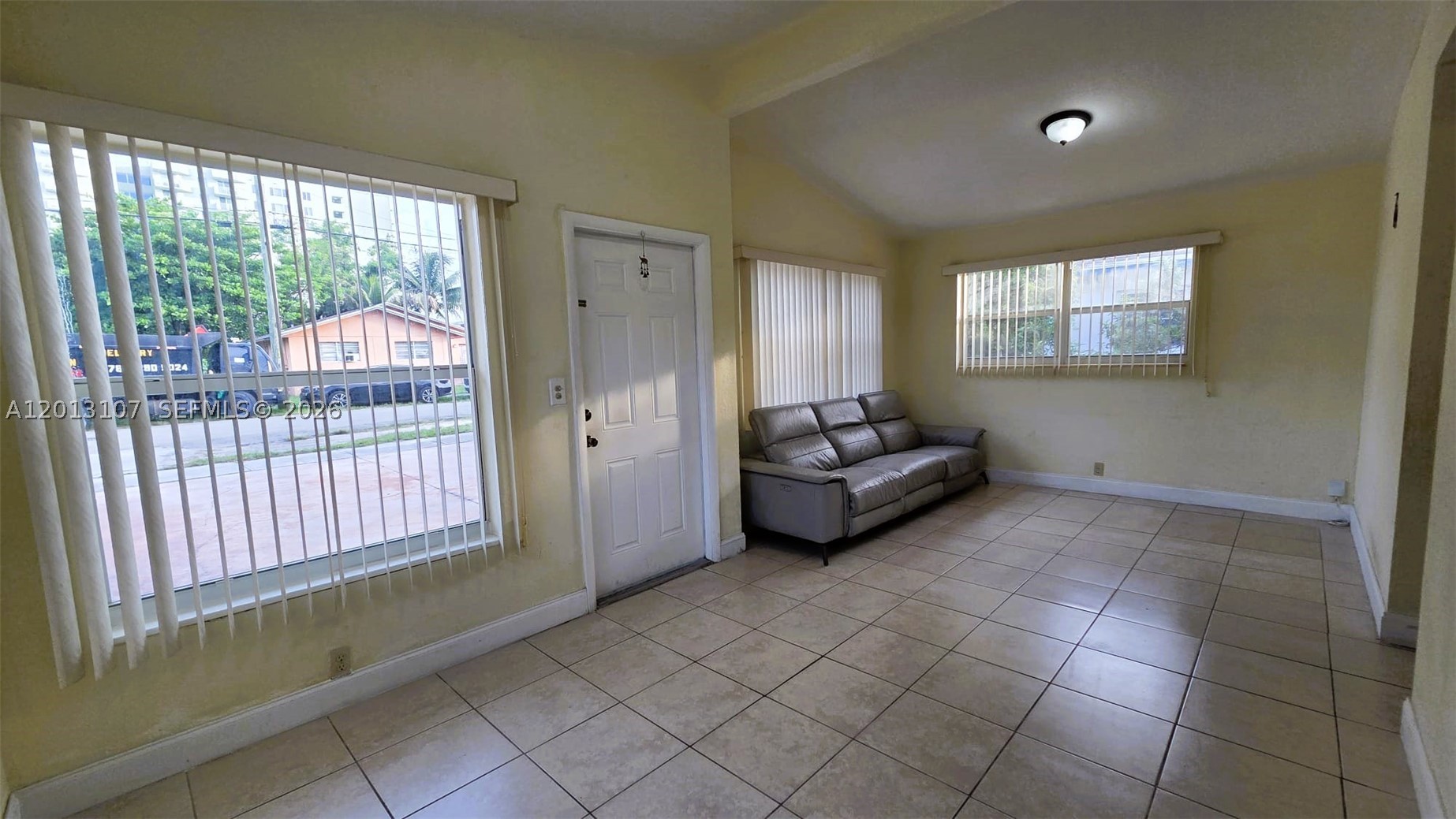 2335 Nw 55th St Property Photo 2