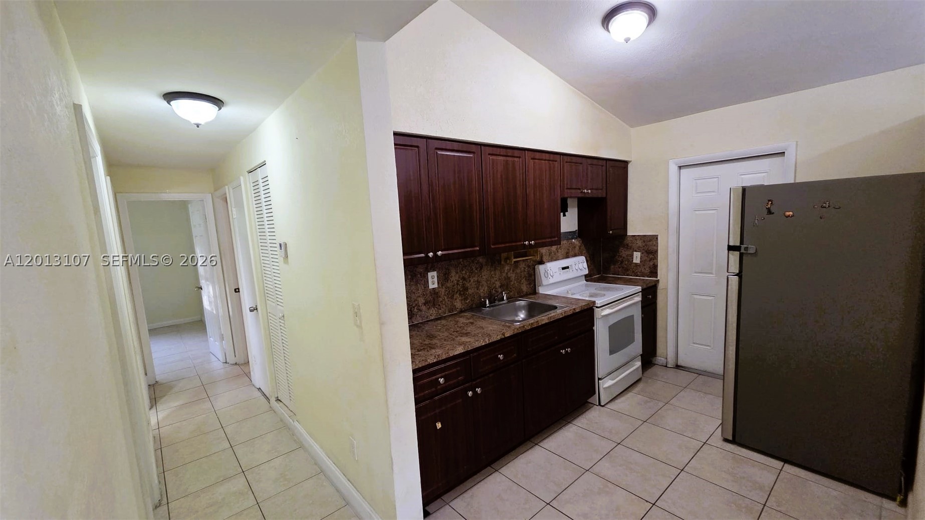 2335 Nw 55th St Property Photo 8