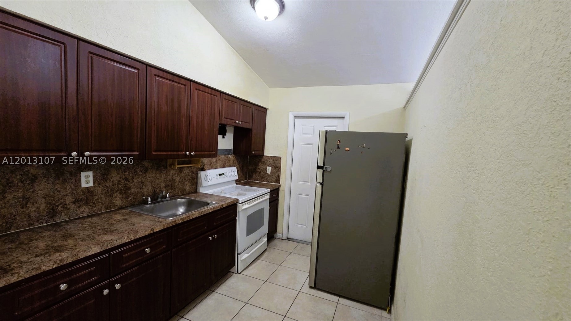 2335 Nw 55th St Property Photo 9