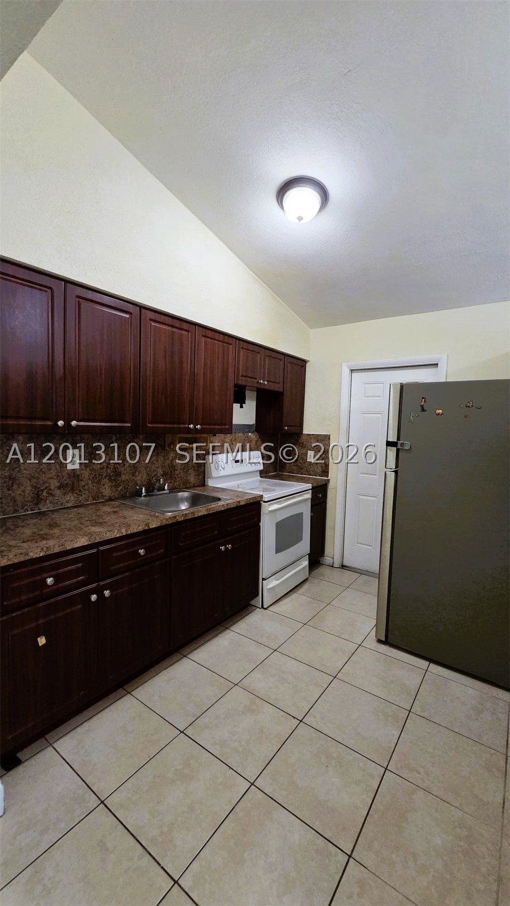 2335 Nw 55th St Property Photo 10