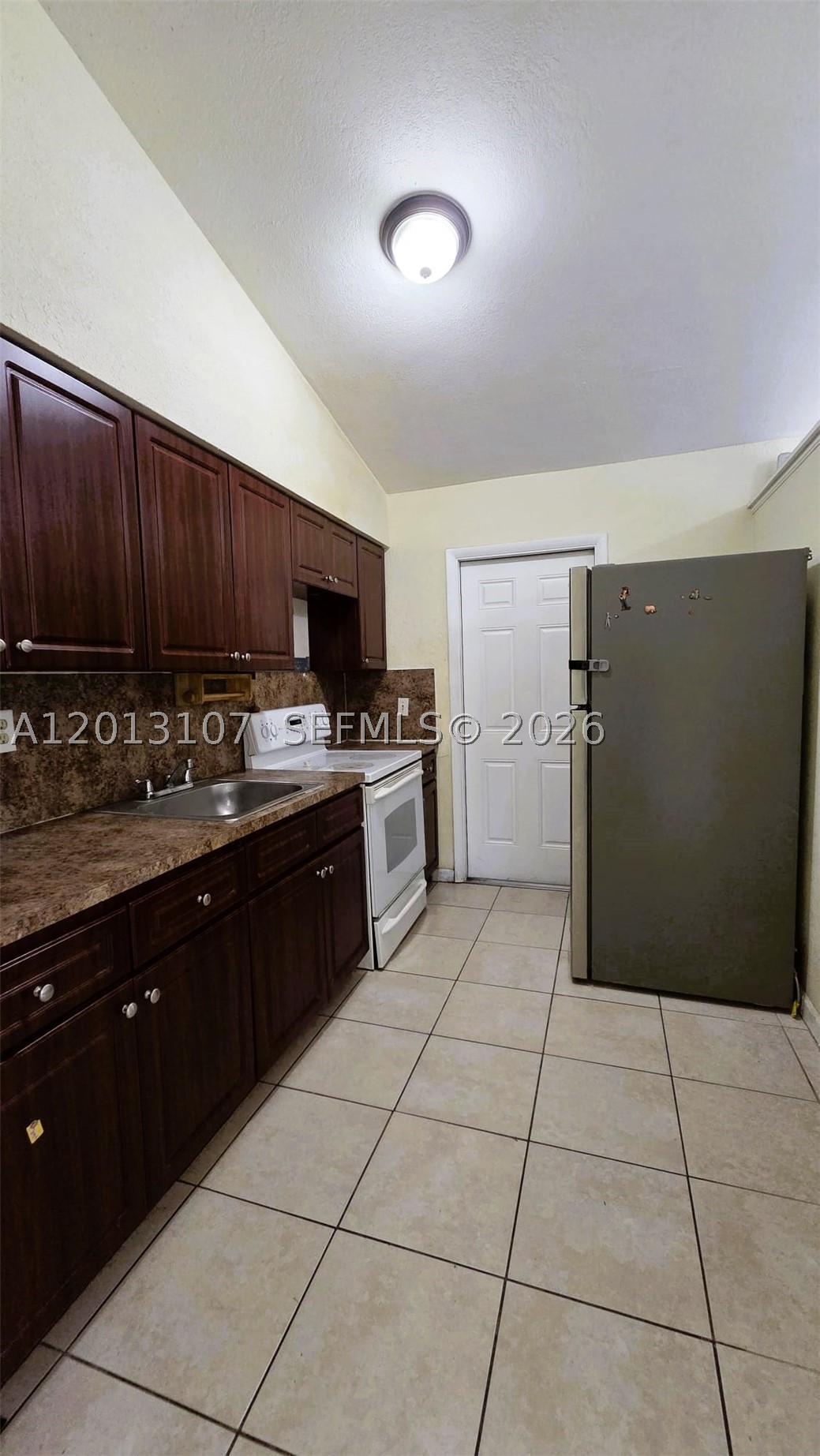 2335 Nw 55th St Property Photo 11