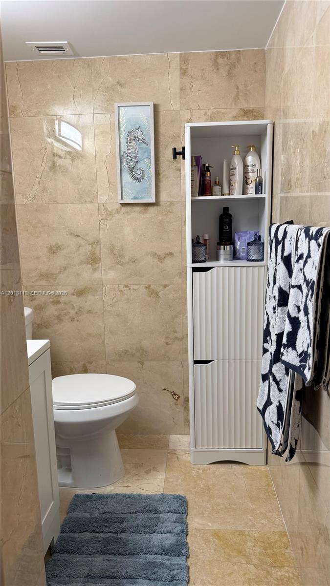 5555 Collins Ave 14e Property Photo 8