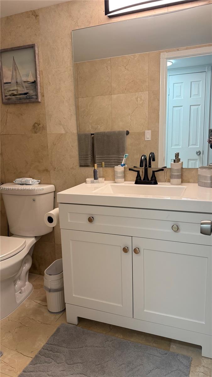 5555 Collins Ave 14e Property Photo 10