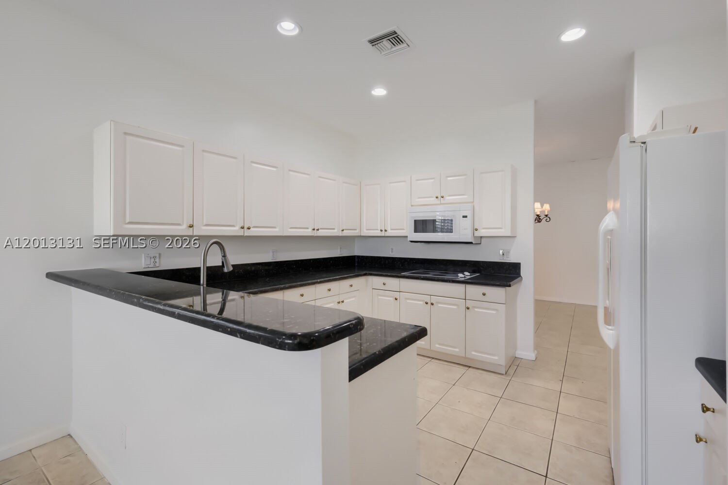 117 Palm Cir Property Photo 8