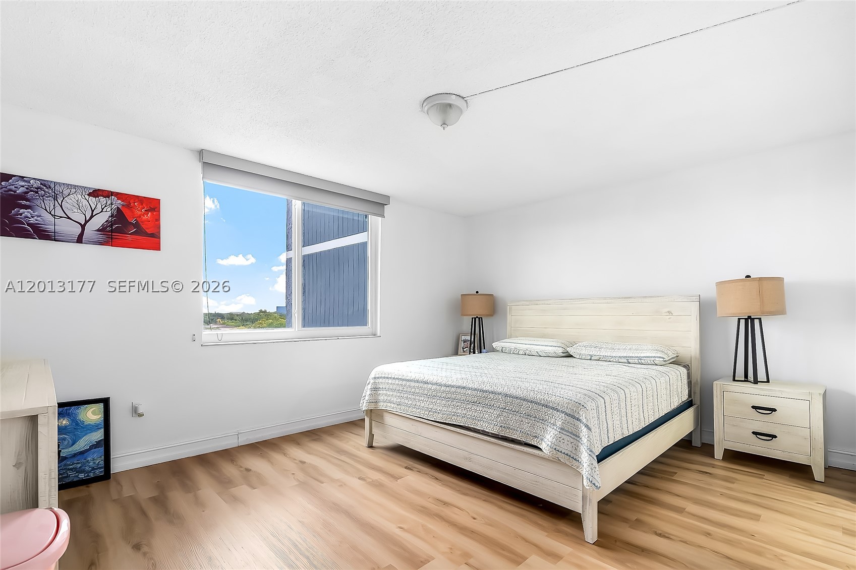 919 Hillcrest Dr 607 Property Photo 8