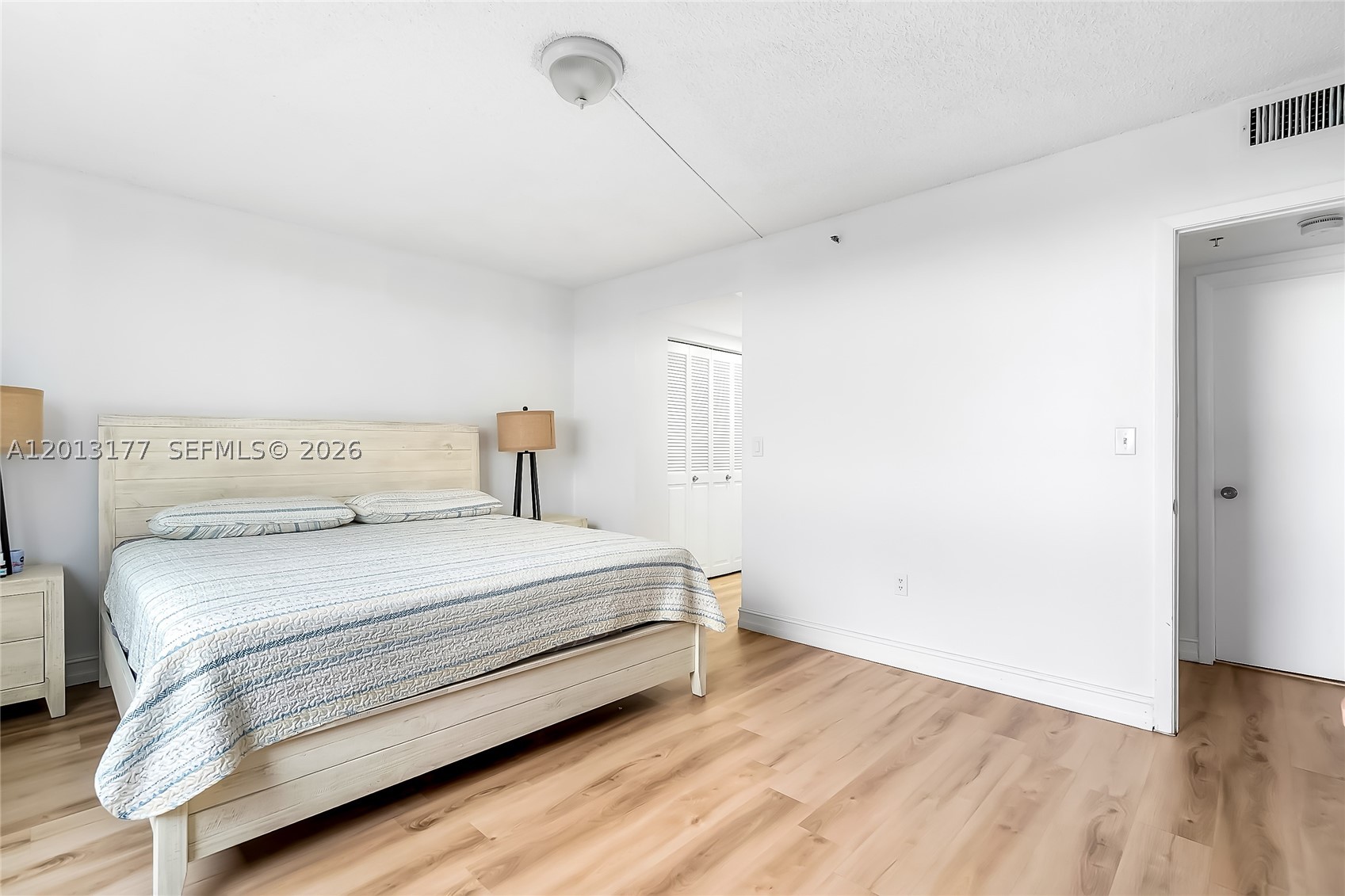 919 Hillcrest Dr 607 Property Photo 10