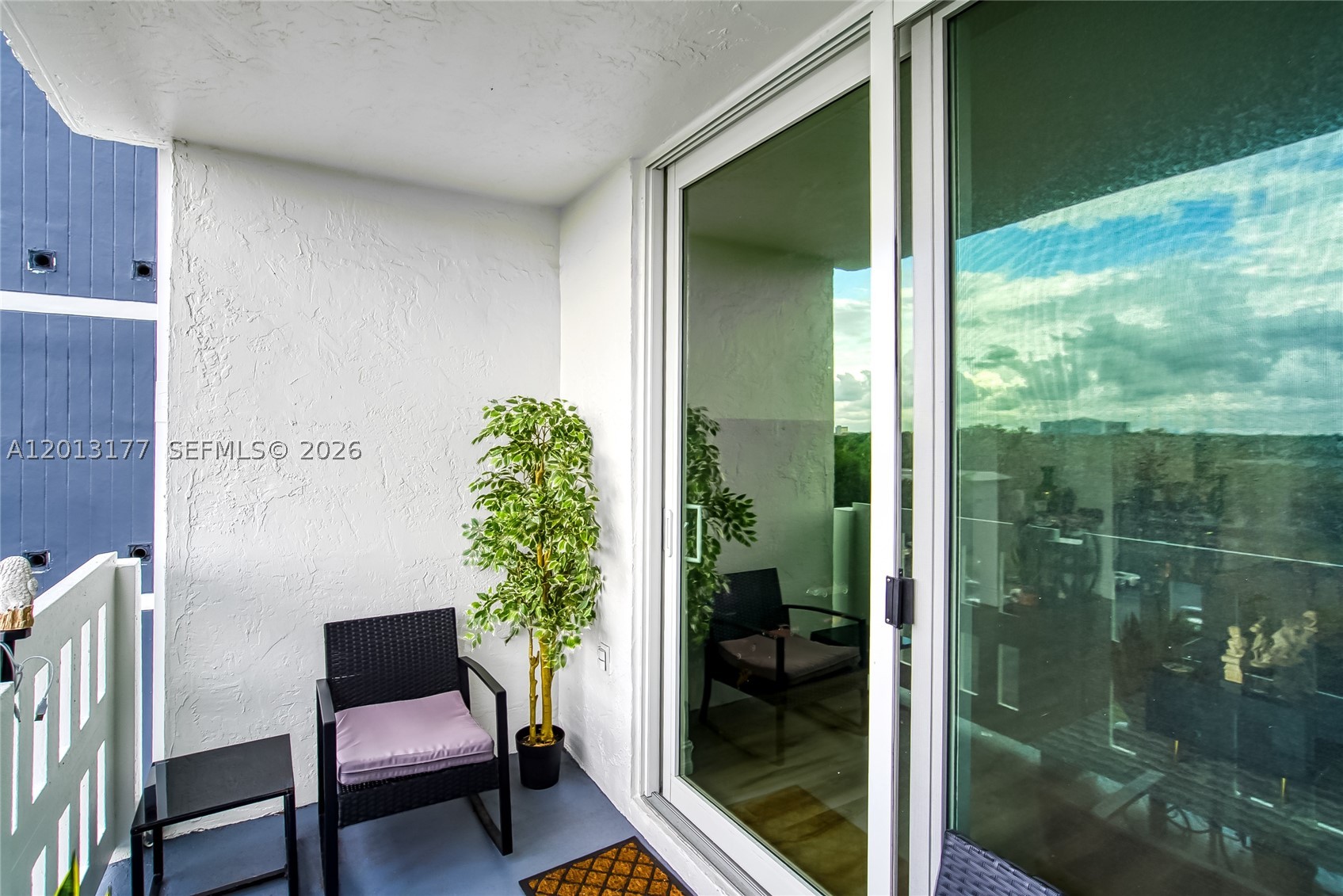 919 Hillcrest Dr 607 Property Photo 27