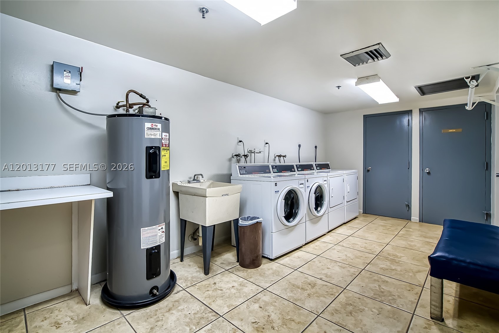 919 Hillcrest Dr 607 Property Photo 29