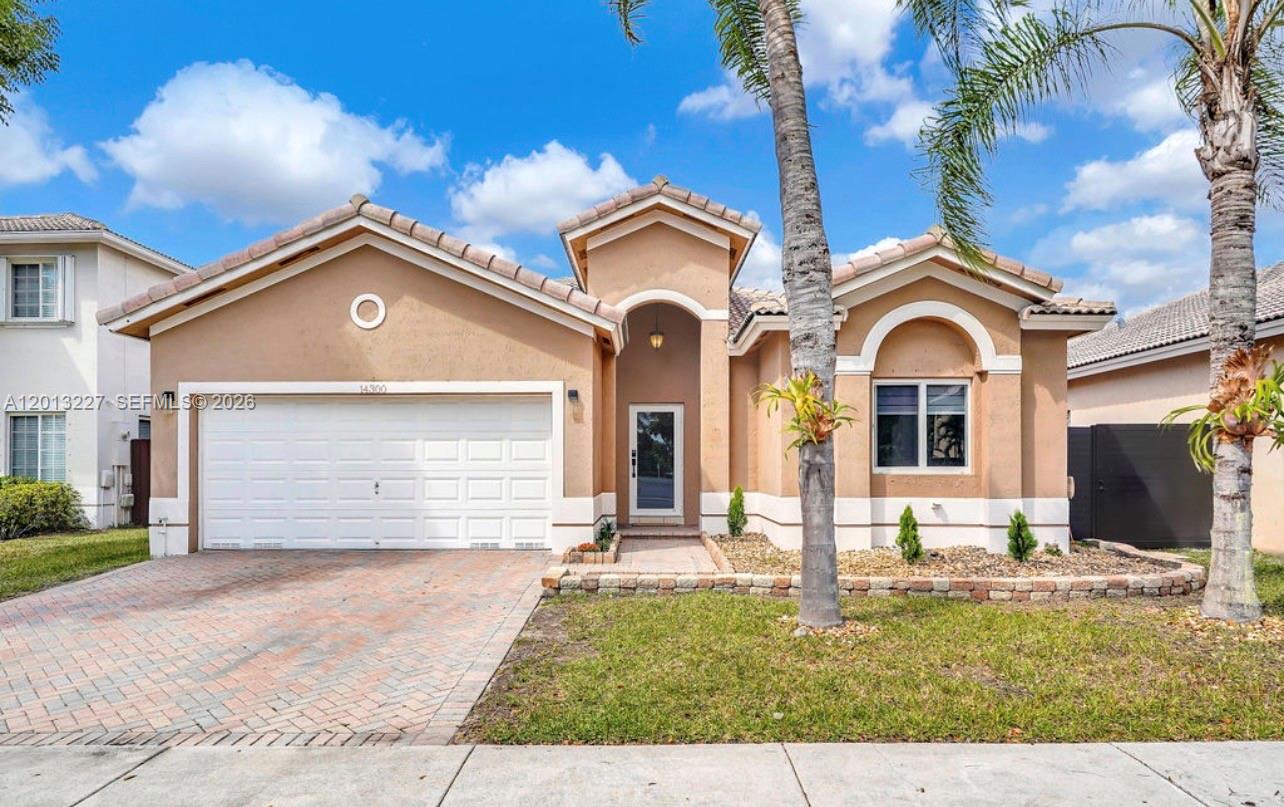 14300 SW 155th Ct Property Photo 1