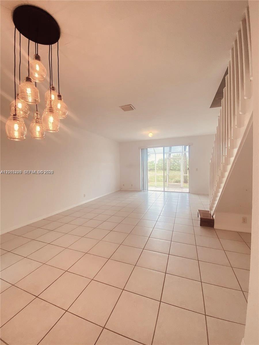2567 Cordoba Bnd Property Photo 5