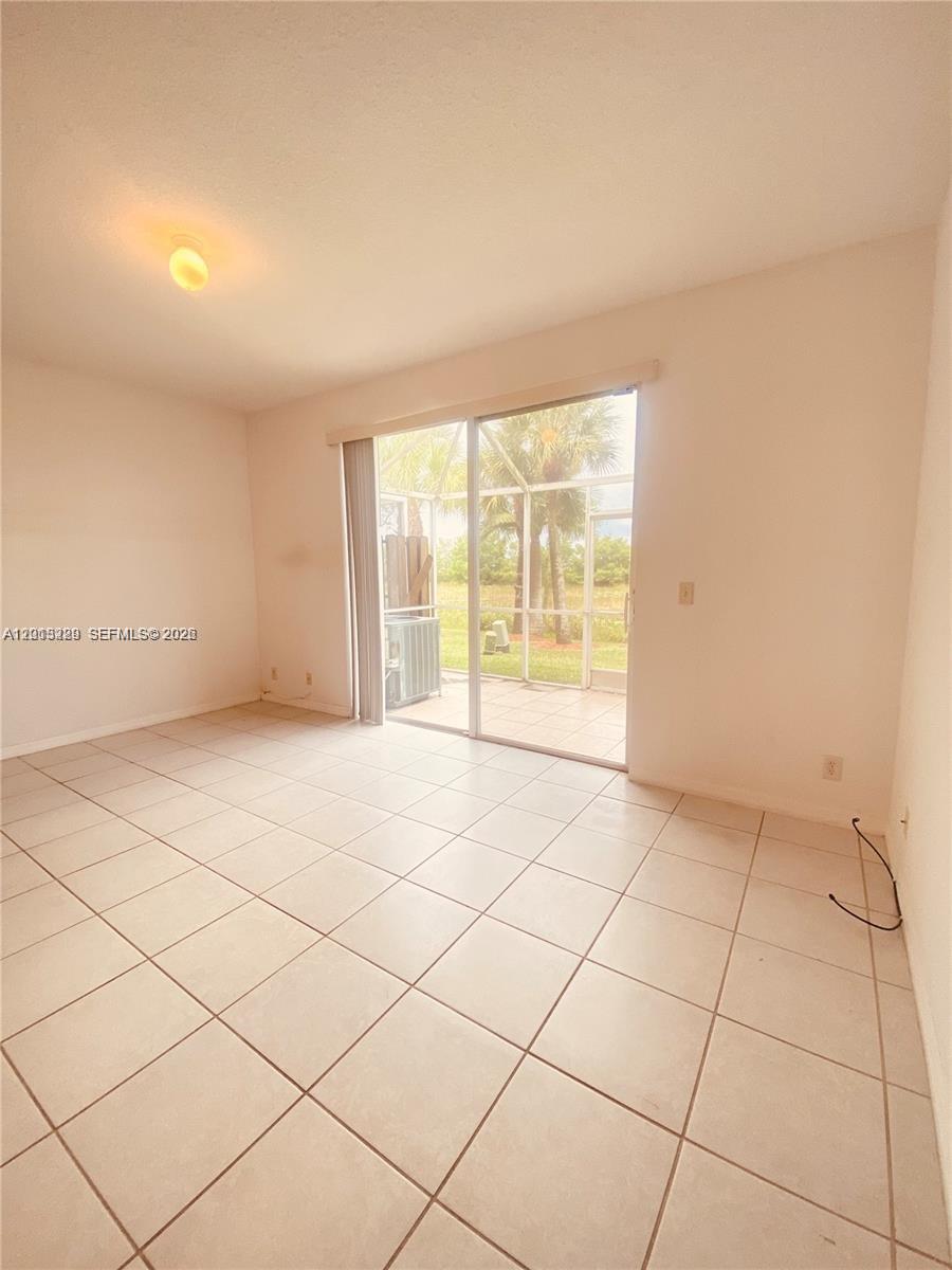 2567 Cordoba Bnd Property Photo 6