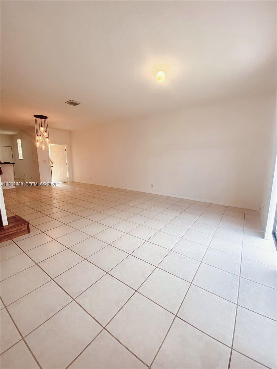2567 Cordoba Bnd Property Photo 7