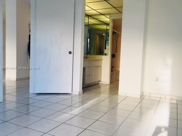 77 Crandon Blvd 2e Property Photo 5