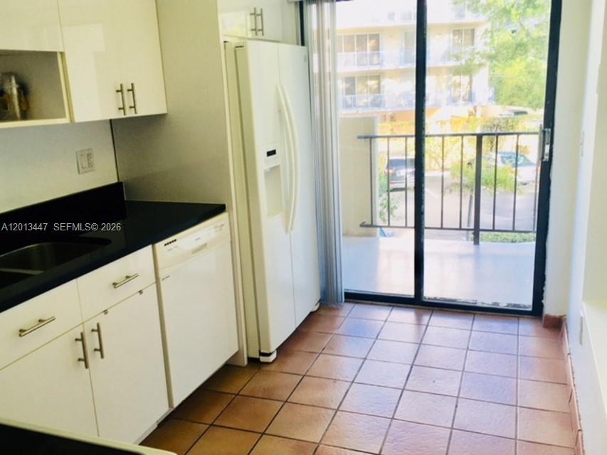 77 Crandon Blvd 2e Property Photo 6