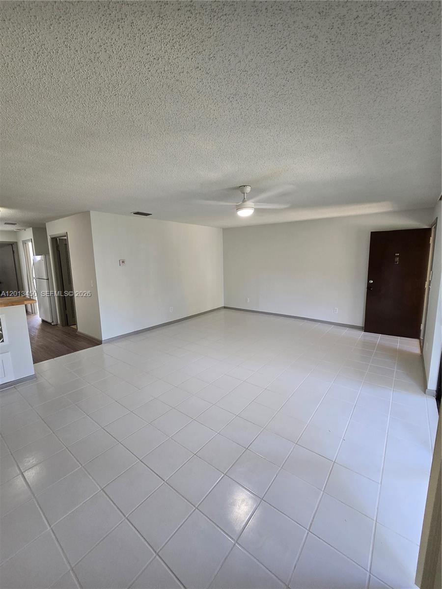2050 Oleander Blvd 9-206 Property Photo 12