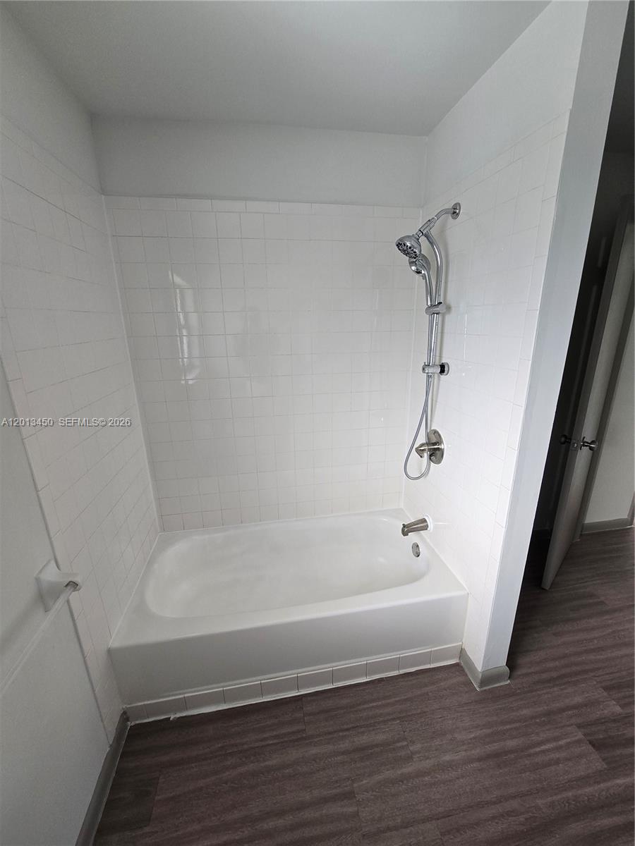 2050 Oleander Blvd 9-206 Property Photo 16