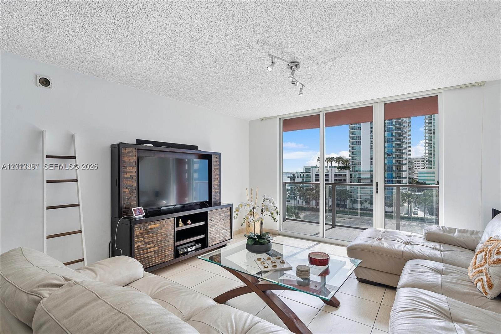 1155 Brickell Bay Dr 603 Property Photo 3