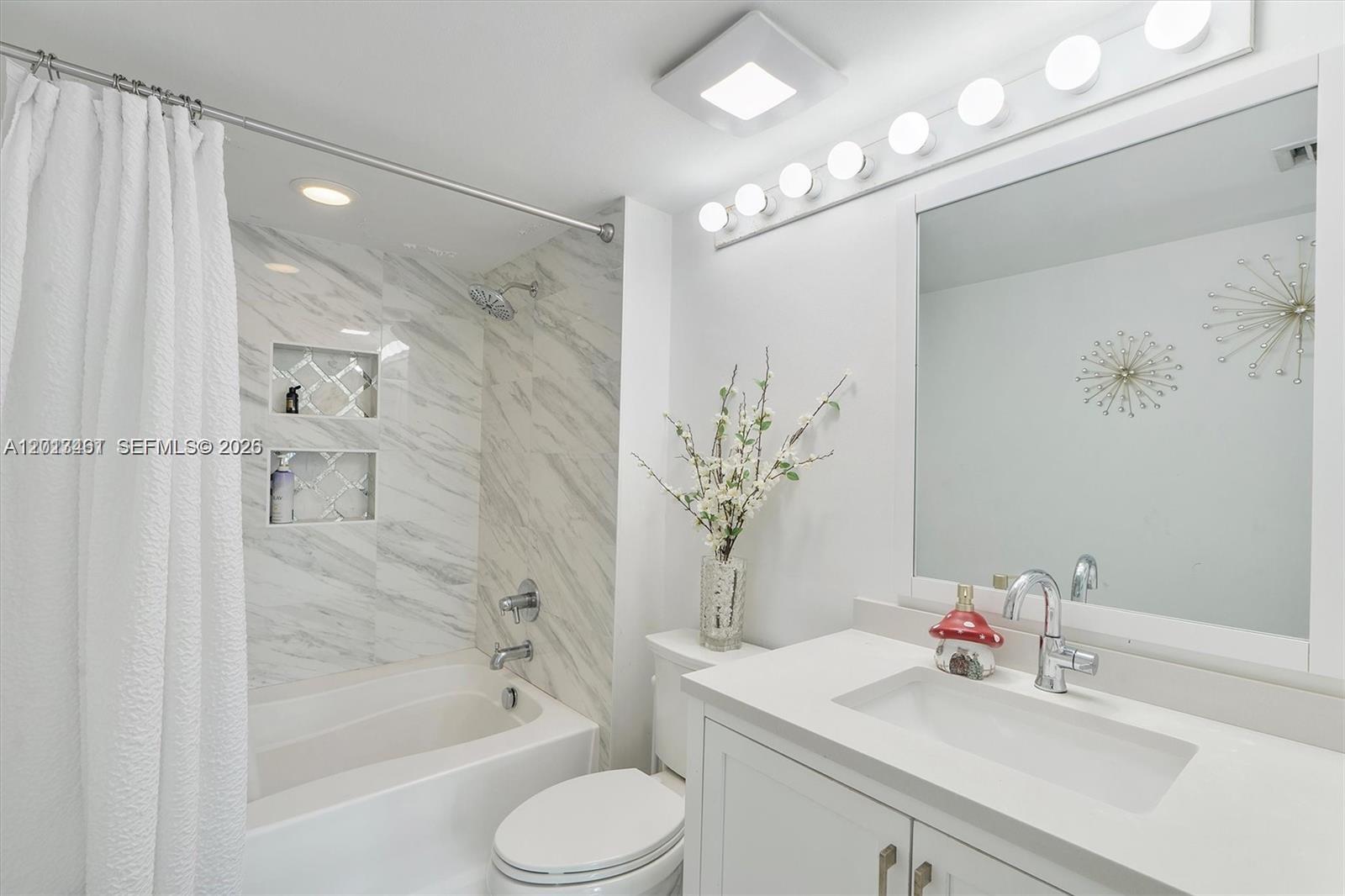 1155 Brickell Bay Dr 603 Property Photo 10