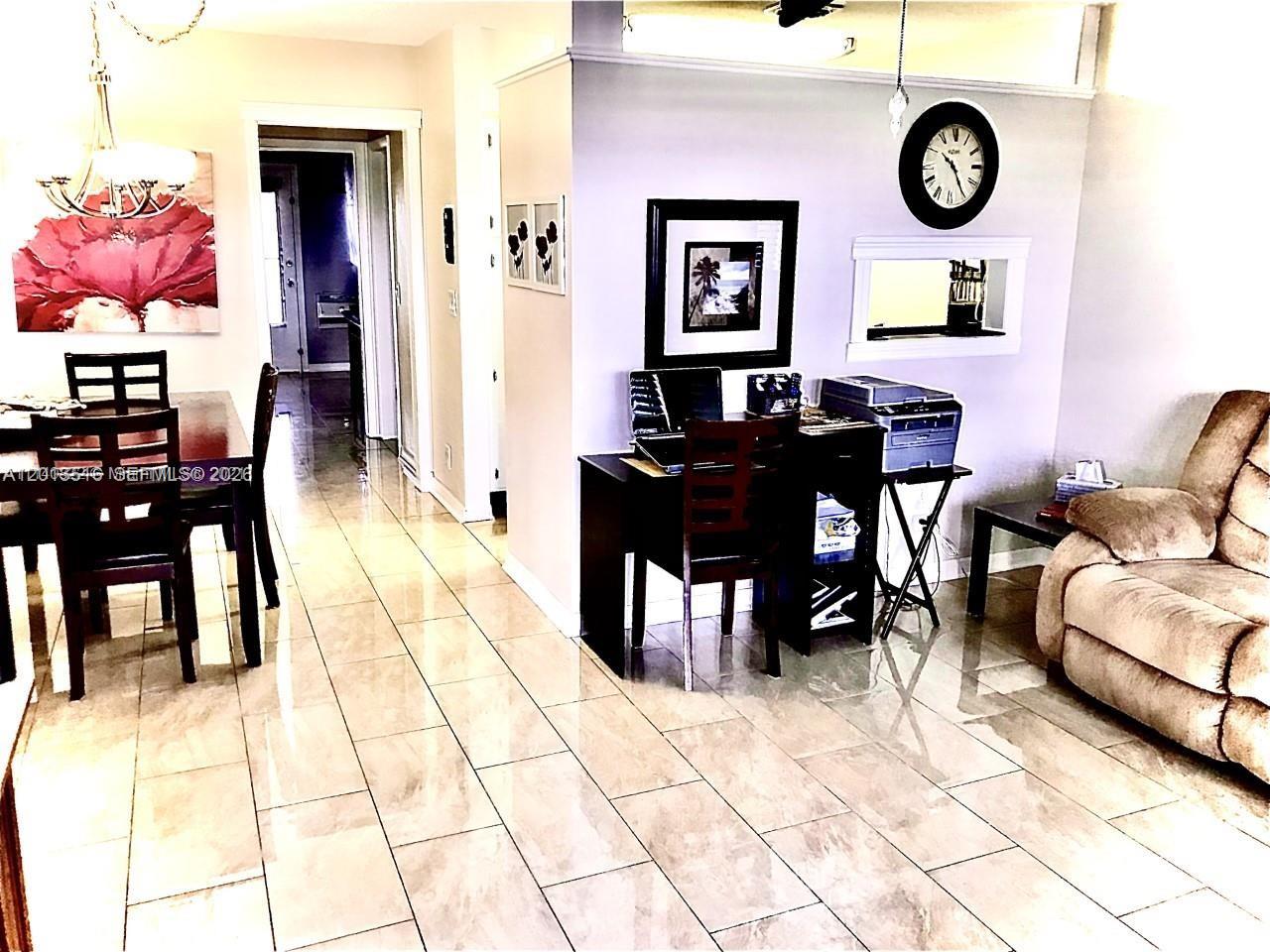 900 Sw 11th Ave 17c Property Photo 8