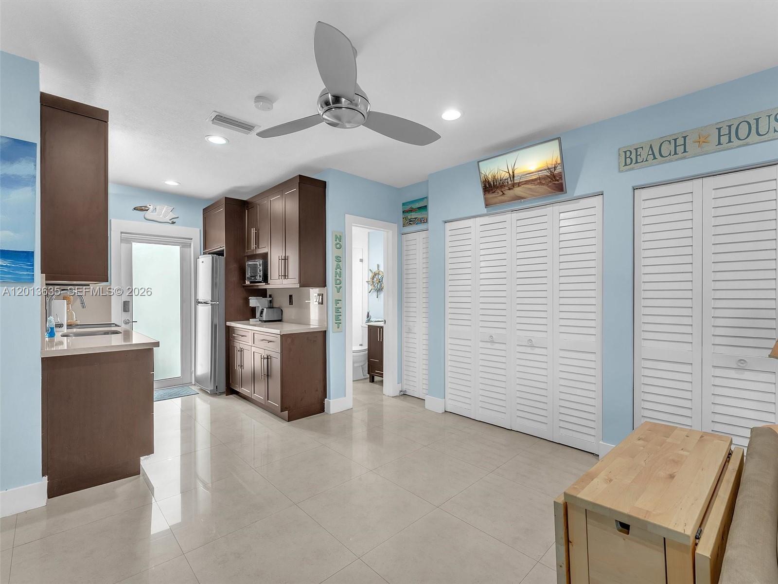 315 Van Buren St 103b Property Photo 8