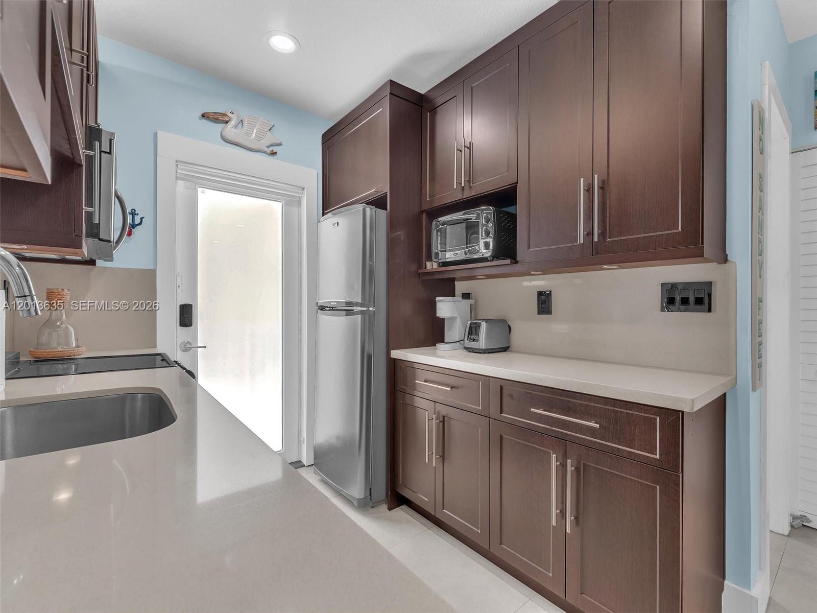 315 Van Buren St 103b Property Photo 12
